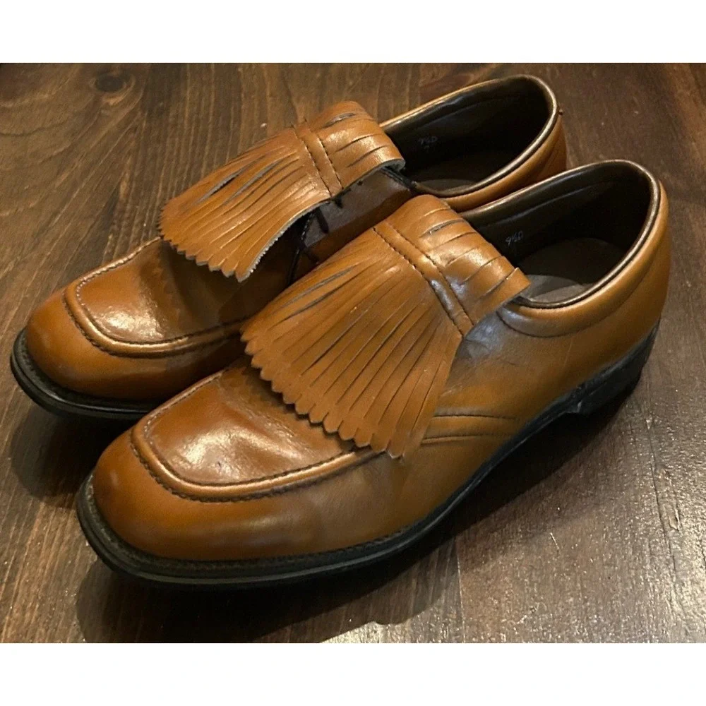 Vintage Etonic Mark V Golf Shoes 9.5 Leather Kiltie Fringe Spiked Retro Fairway